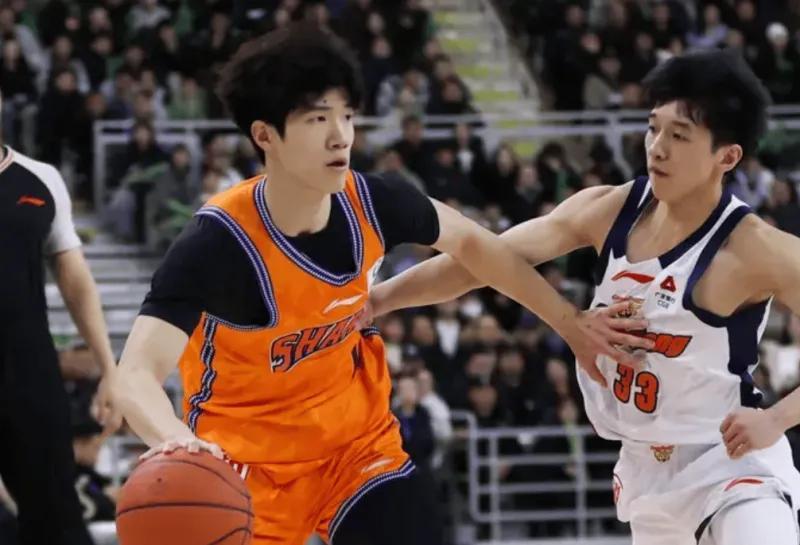 开云体育-上海两小将打服众人！小偰已胜任主控，马典成可取代刘礼嘉太全面